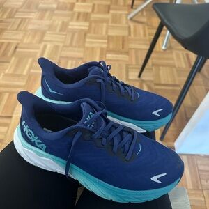 Hoka Blue Arahi Shoes